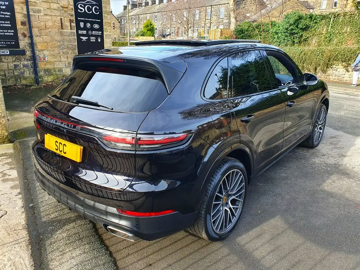 2018-porsche-cayenne-30-v6-big-8