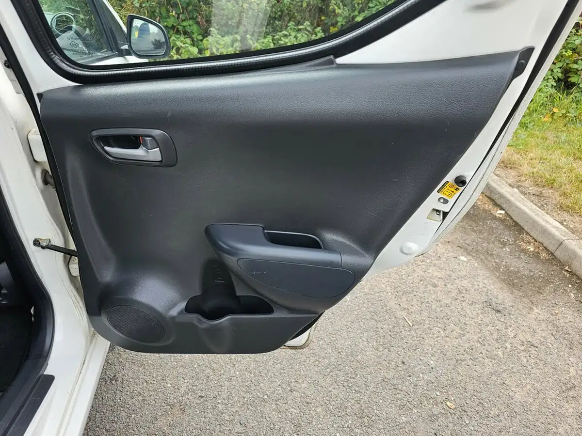 2015-suzuki-alto-10-sz-big-8