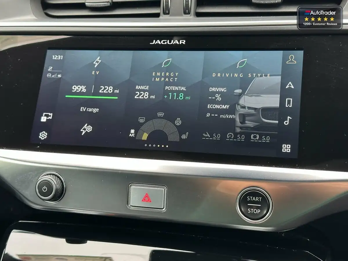 2022-jaguar-i-pace-ev400-black-big-20