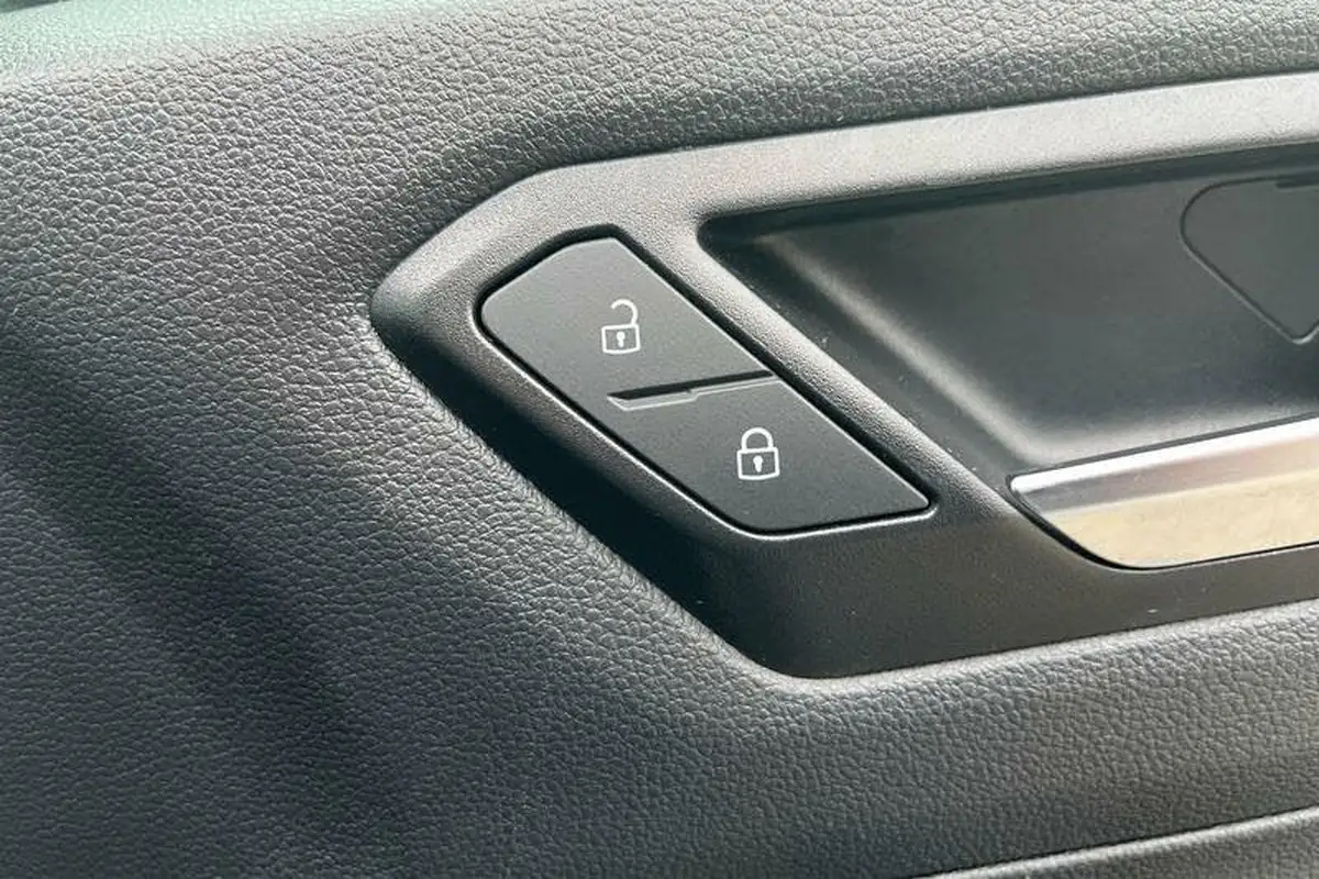 2019-volkswagen-t-roc-20tdi-sel-dsg-big-37