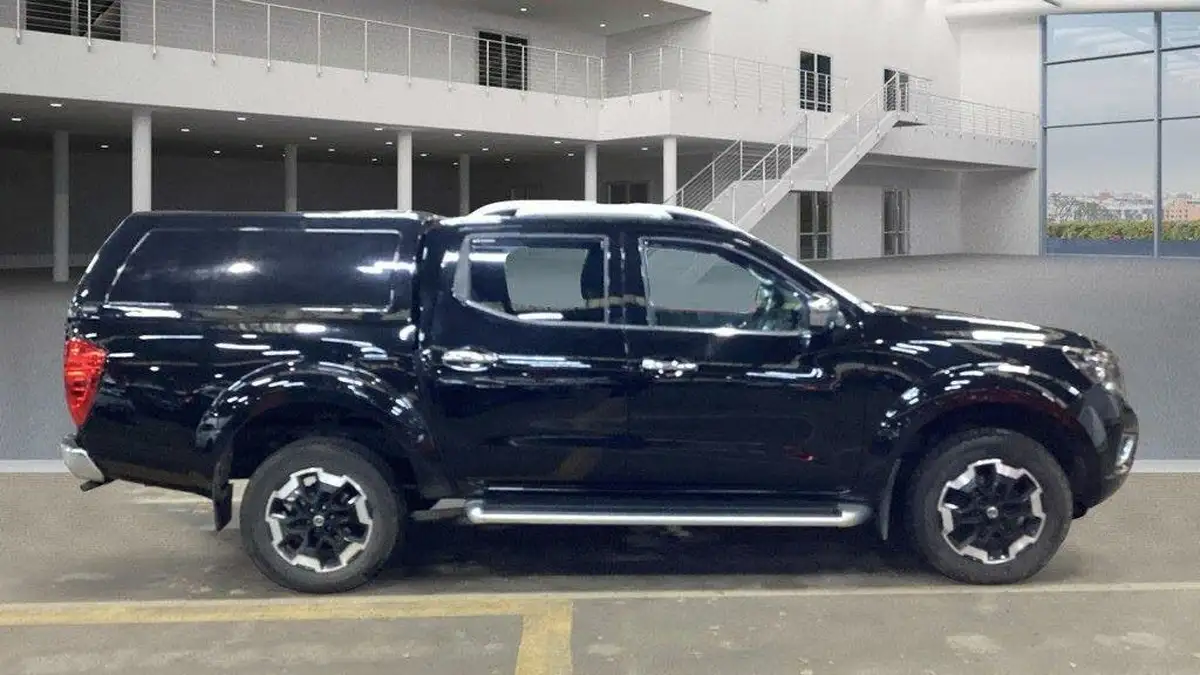2021-nissan-navara-23dci-tt-tekna-8-navileather-auto-big-15