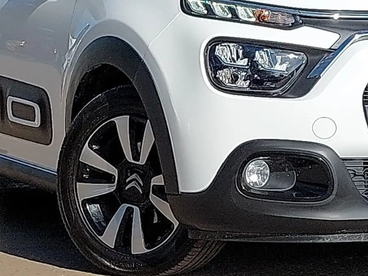 2023-citroen-c3-12-puretech-plus-110ps-eat6-big-8