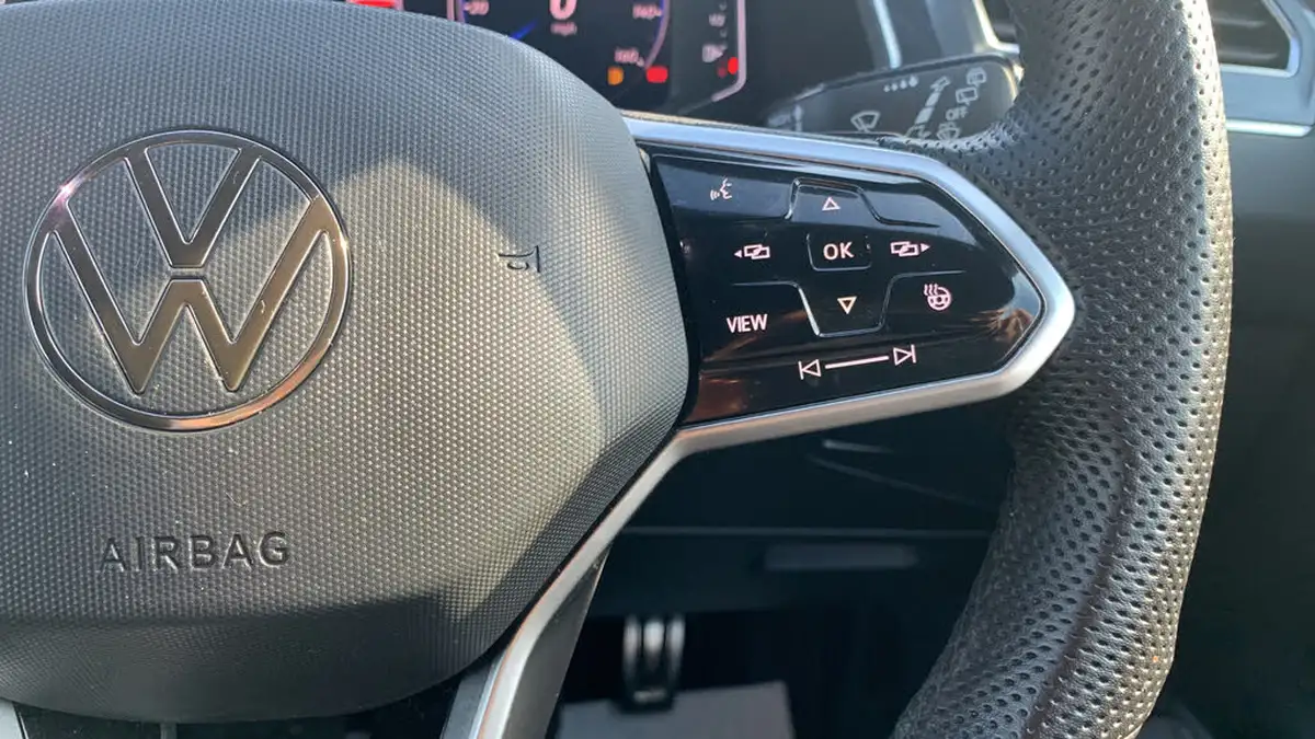 2022-volkswagen-tiguan-allspace-15-tsi-r-line-big-23