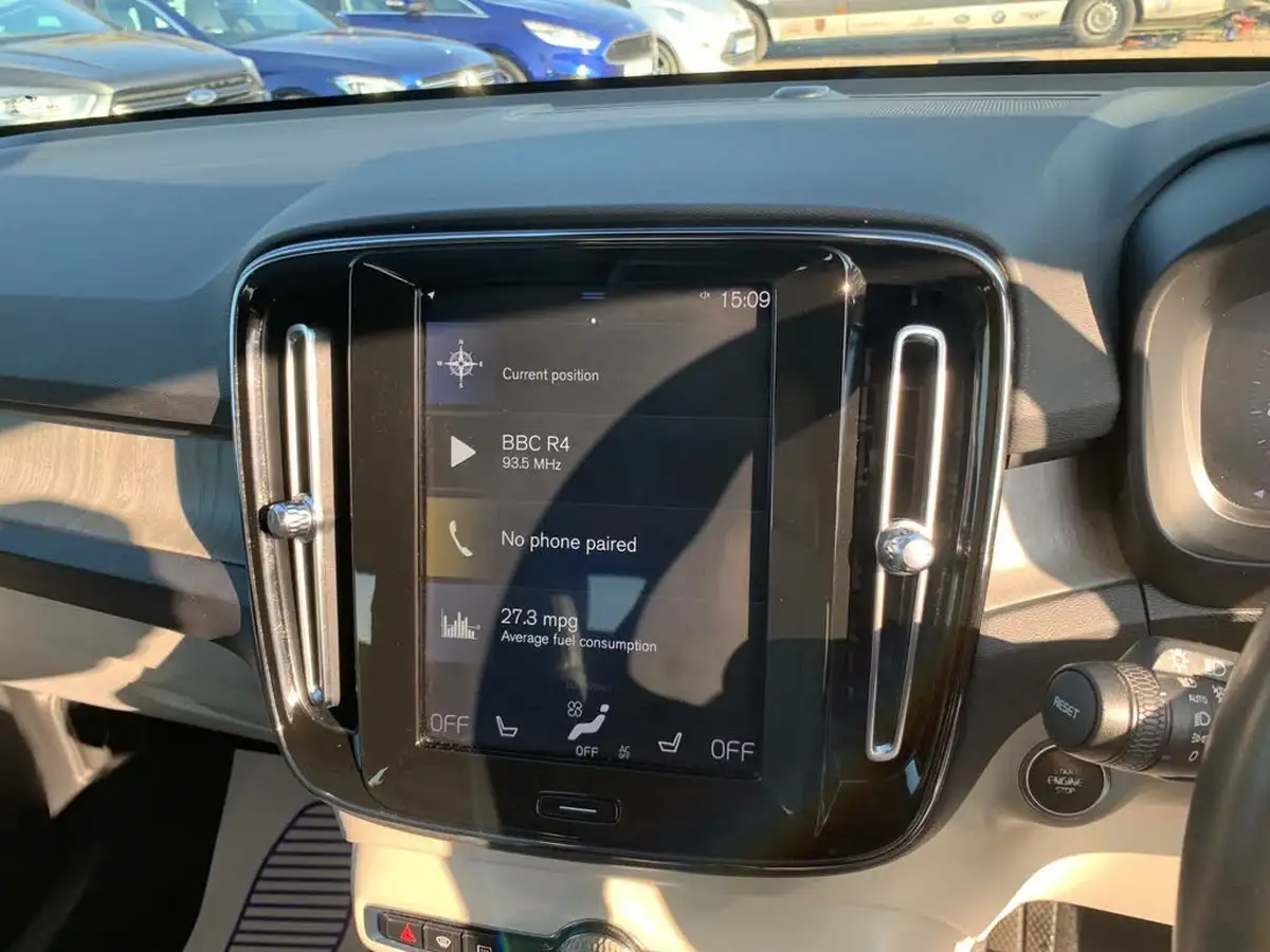 2018-volvo-xc40-20td-d4-inscription-big-14