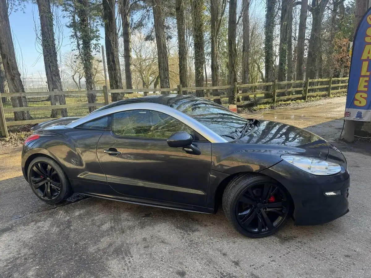 2015-peugeot-rcz-16-gt-156bhp-big-14