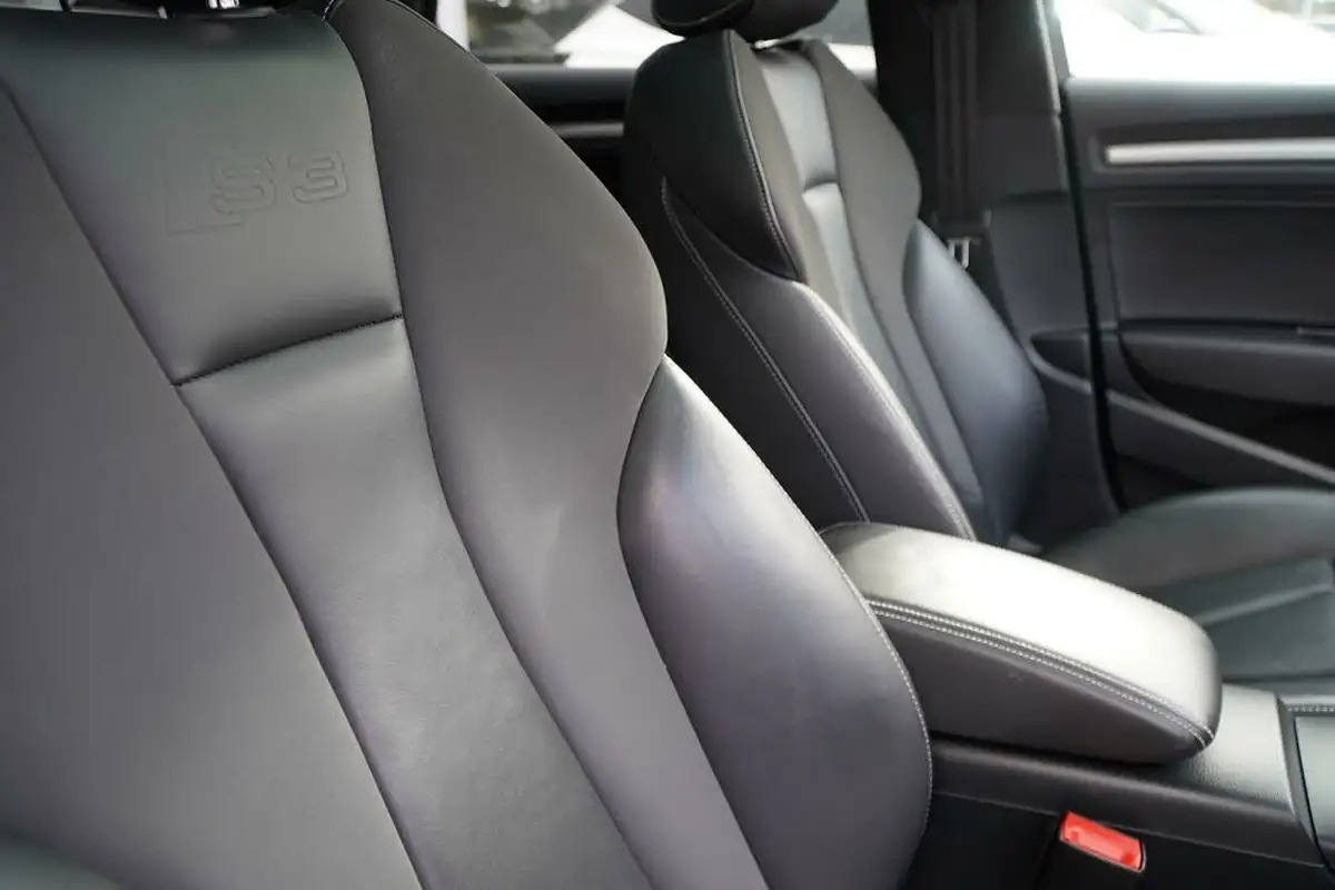 2015-audi-s3-20-tfsi-saloon-4d-s-tronic-big-18
