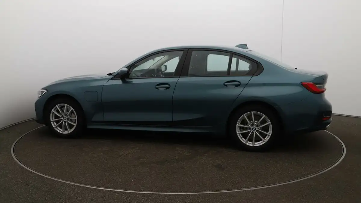 2020-bmw-3-series-20-330e-se-pro-saloon-4d-big-49
