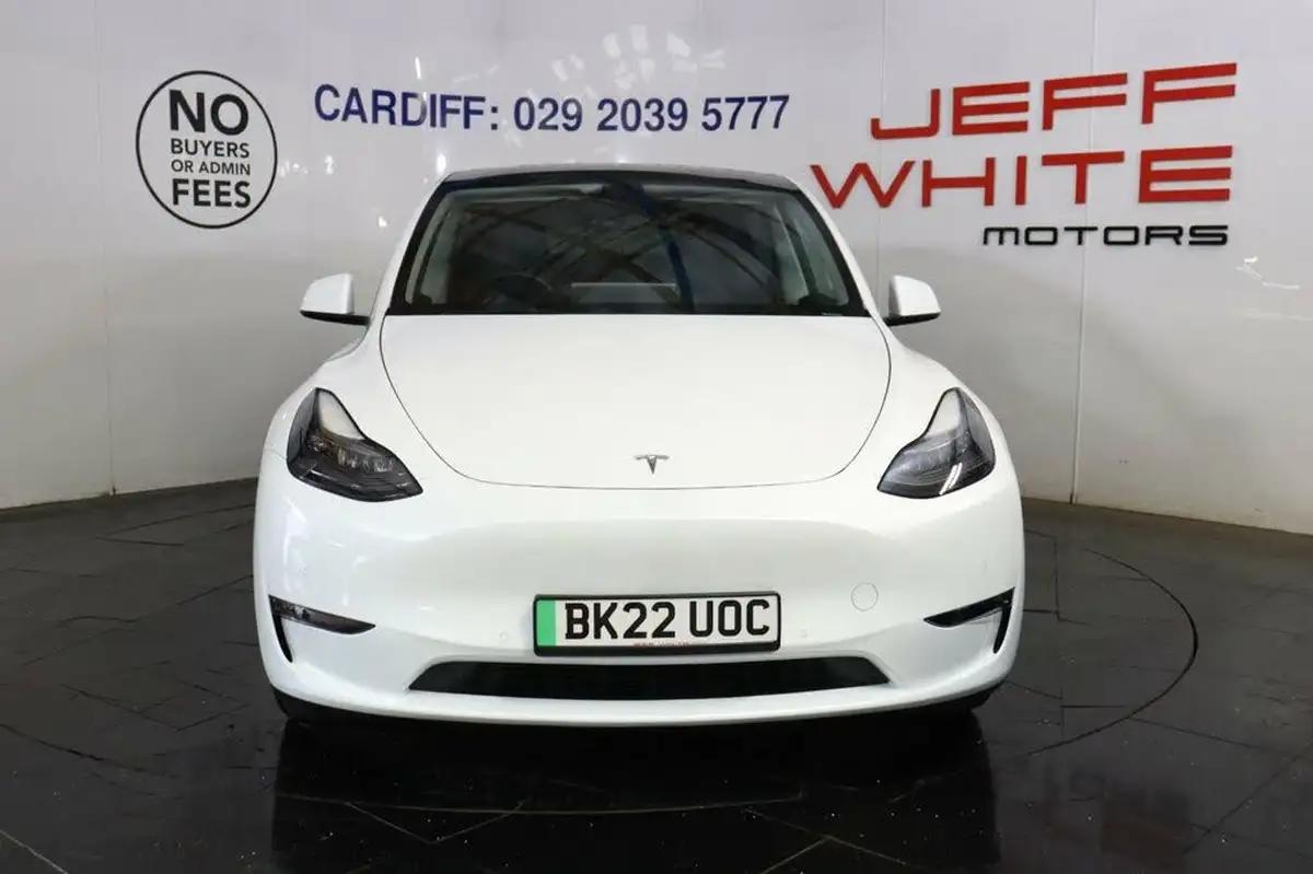 2022-tesla-model-y-e-long-range-big-5