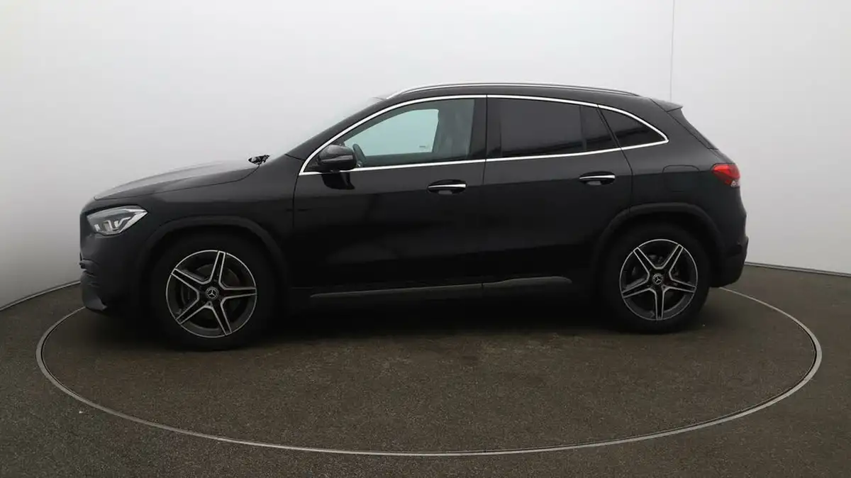 2020-mercedes-benz-gla-class-13-gla-200-amg-line-premium-big-4
