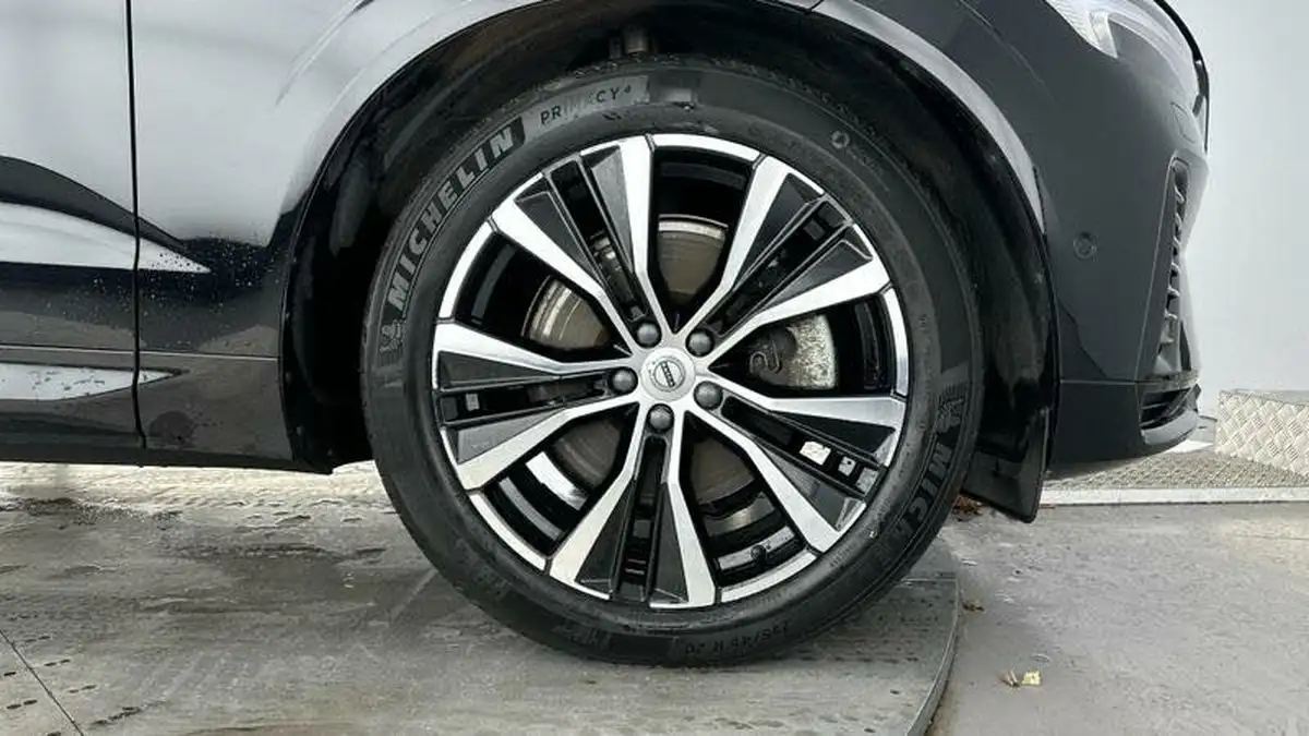 2023-volvo-xc60-20-t8-ultimate-dark-big-23