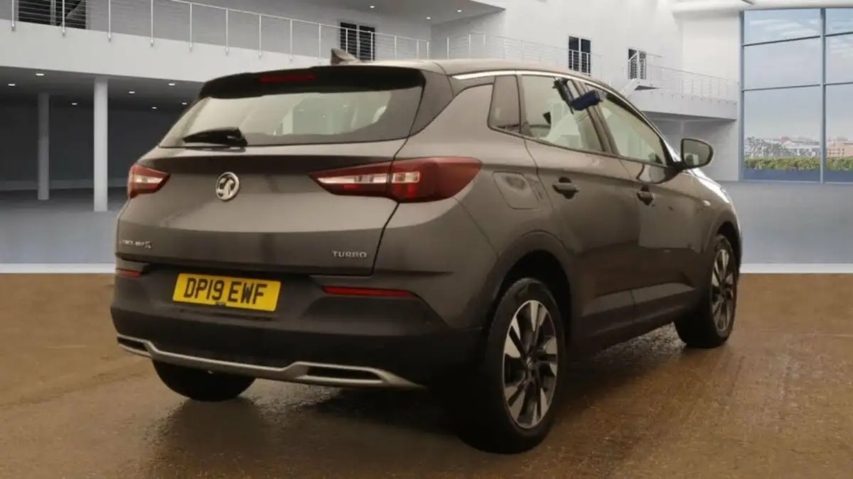 2019-vauxhall-grandland-x-12-sport-nav-big-3