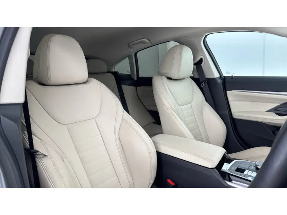 2023-bmw-i4-e-edrive35-sport-big-26