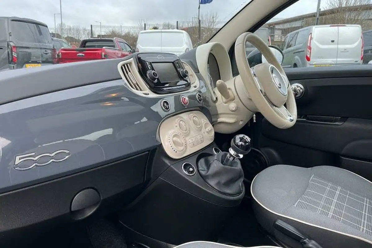 2019-fiat-500-12-lounge-ss-big-17