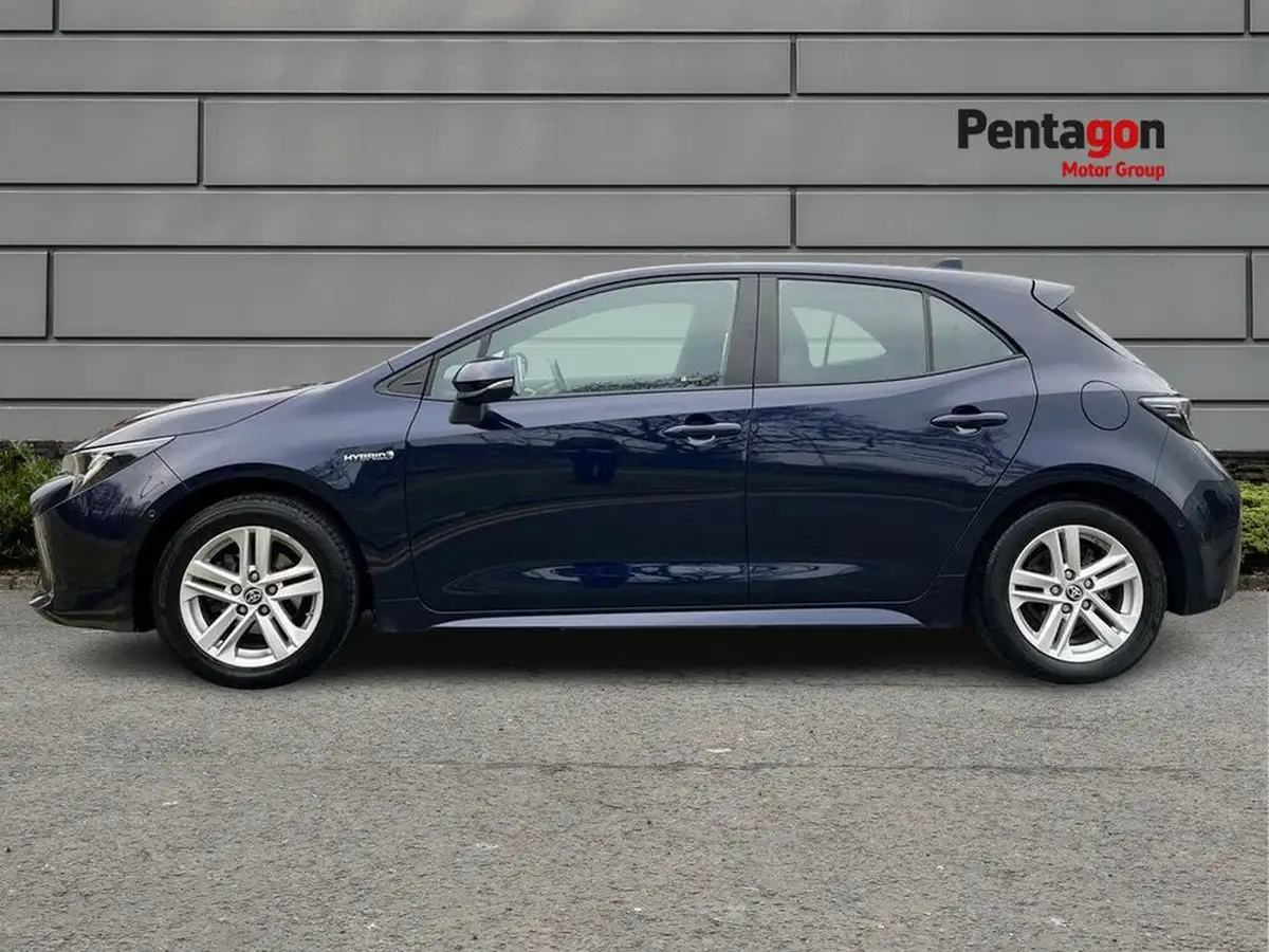 2021-toyota-corolla-18-vvt-i-icon-tech-trk-hatchback-5d-big-13