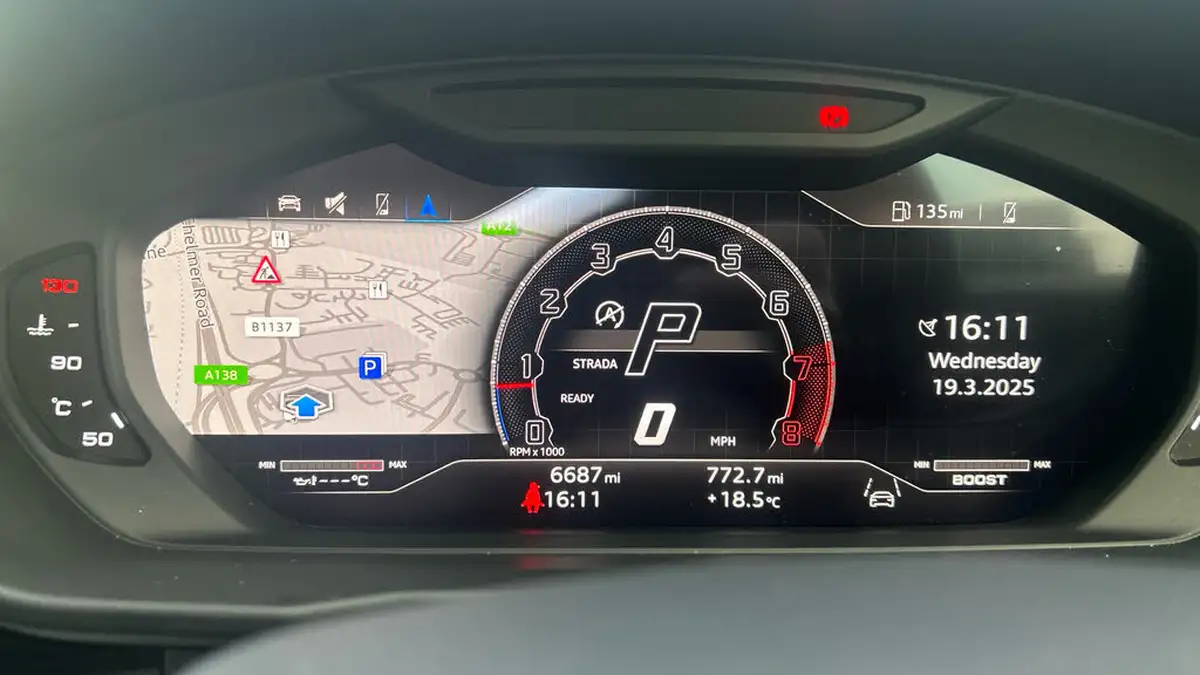 2023-lamborghini-urus-40-no-trim-big-18