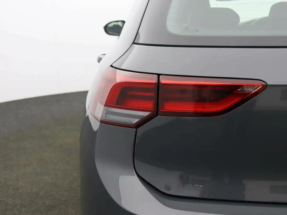 2021-volkswagen-golf-10-tsi-life-hatchback-big-52