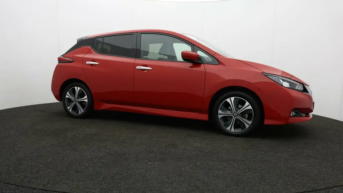 2022-nissan-leaf-e-tekna-big-42