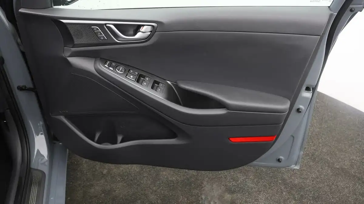 2021-hyundai-ioniq-e-premium-electric-100kw-big-14