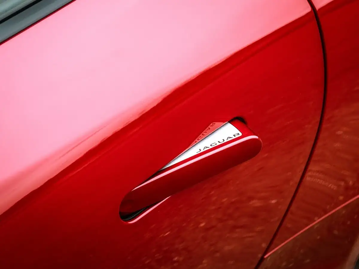 2013-jaguar-f-type-50-s-big-13
