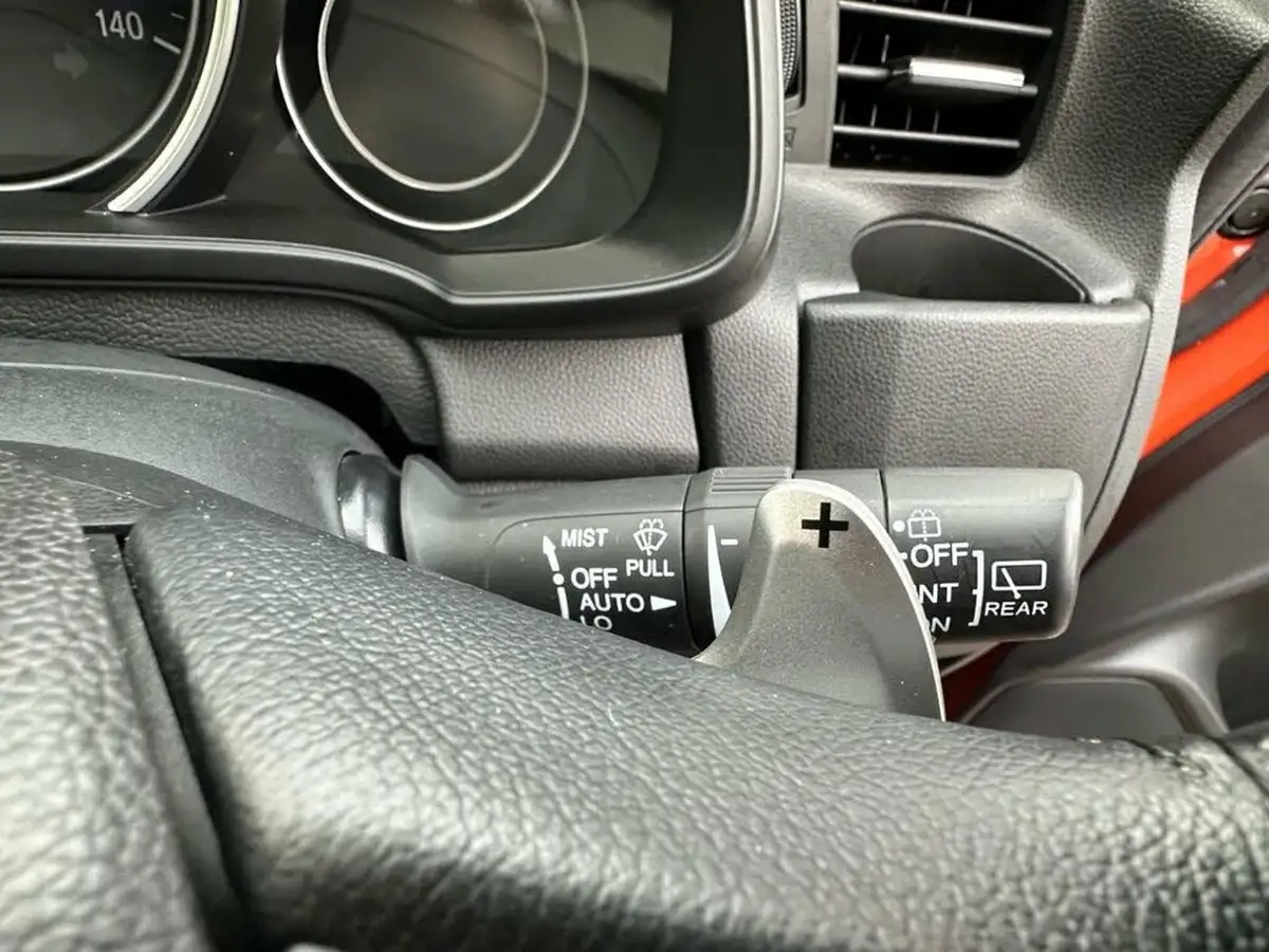 2018-honda-jazz-13-i-vtec-ex-navi-cvt-big-30