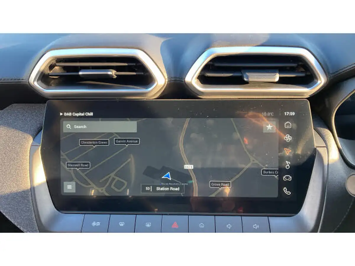 2025-mg-zs-suv-15-se-196ps-hybrid-1498cc-auto-big-11