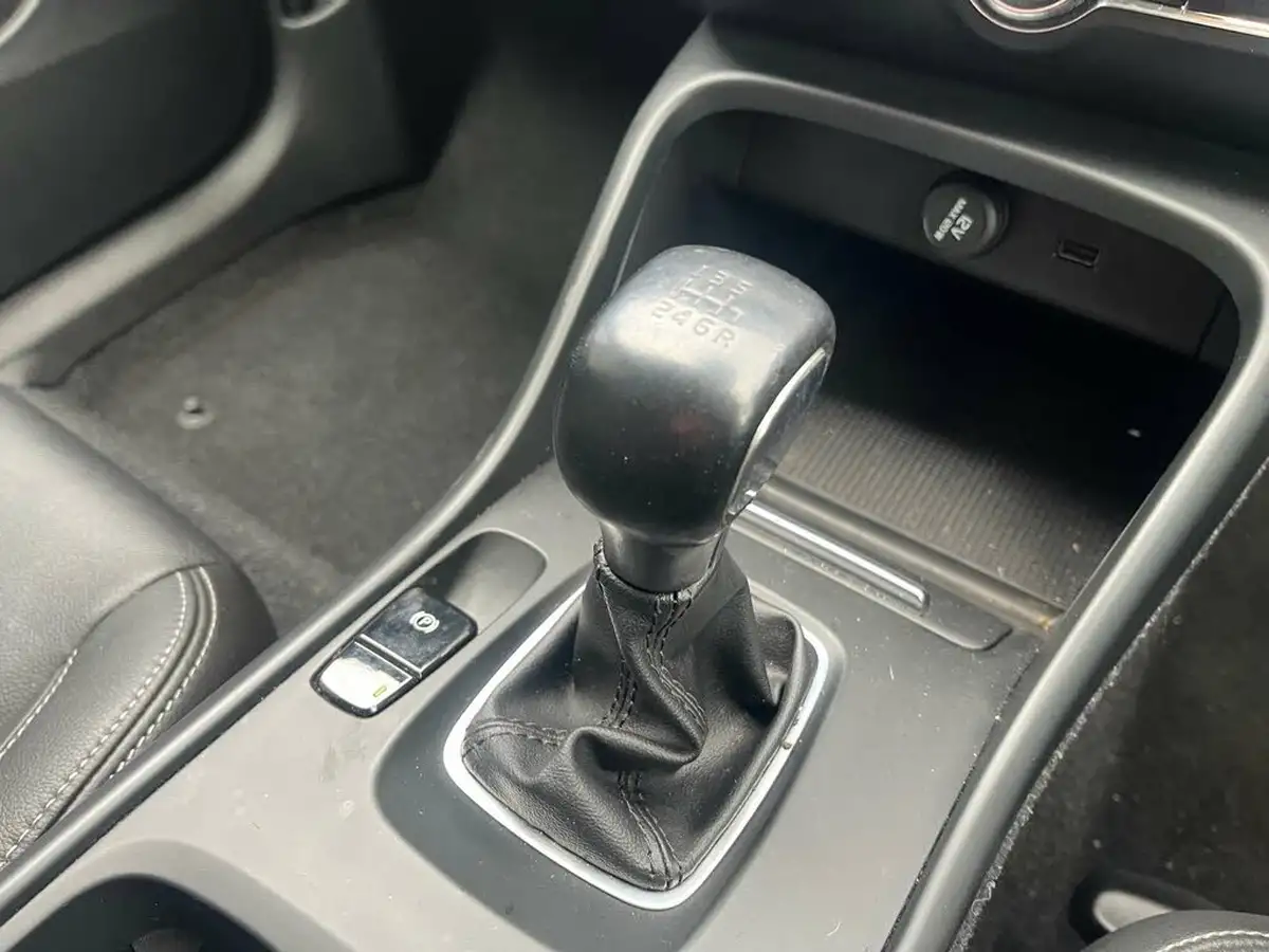 2019-volvo-xc40-20td-d3-momentum-big-22