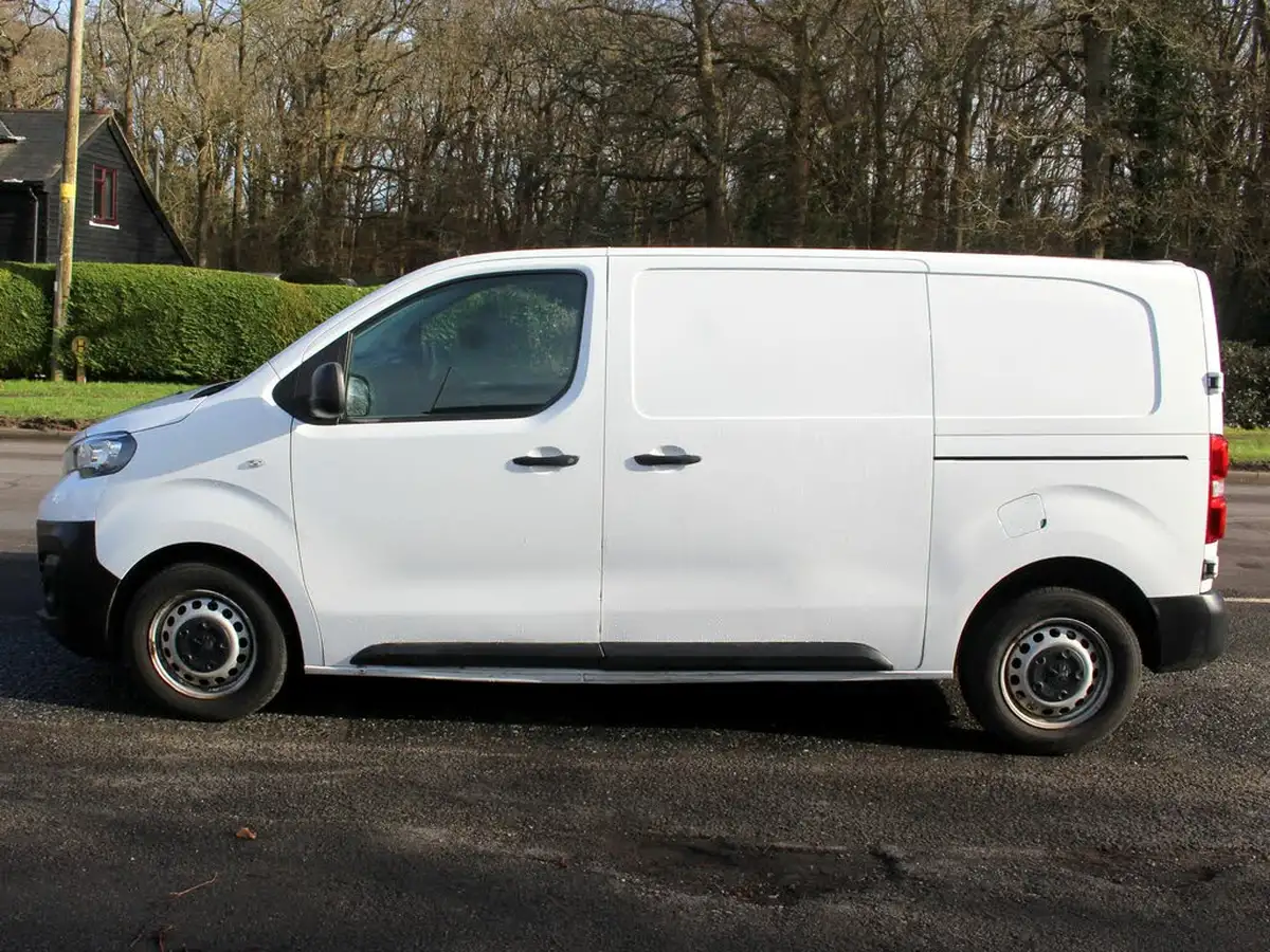 2020-peugeot-expert-20-bluehdi-professional-standard-1400-20bluehdi-eu6-crew-big-1