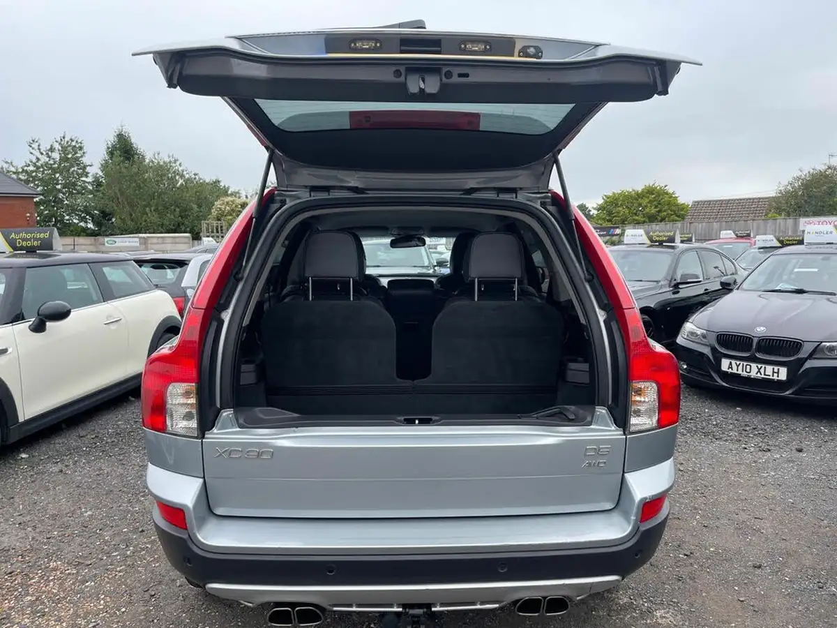 2011-volvo-xc90-24td-d5-r-design-200bhp-big-25