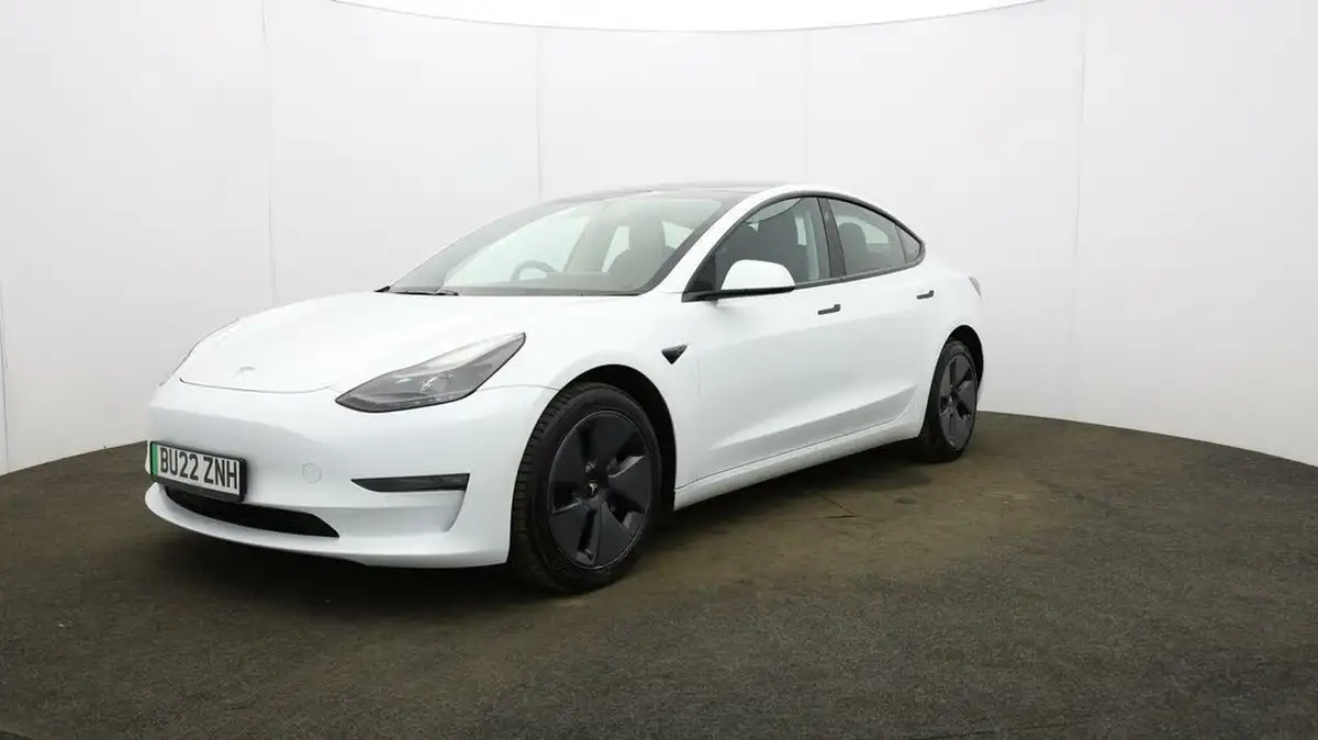 2022-tesla-model-3-e-long-range-big-2