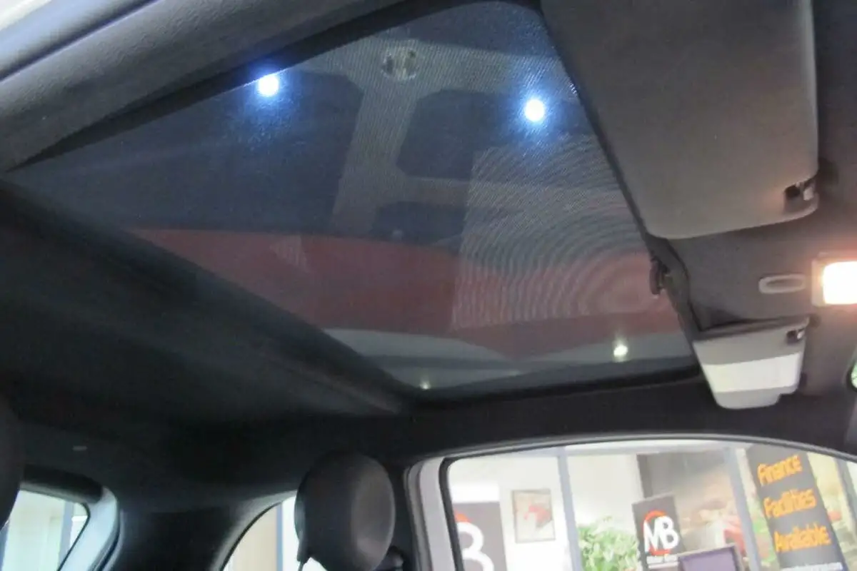 2021-fiat-500-10-lounge-big-23