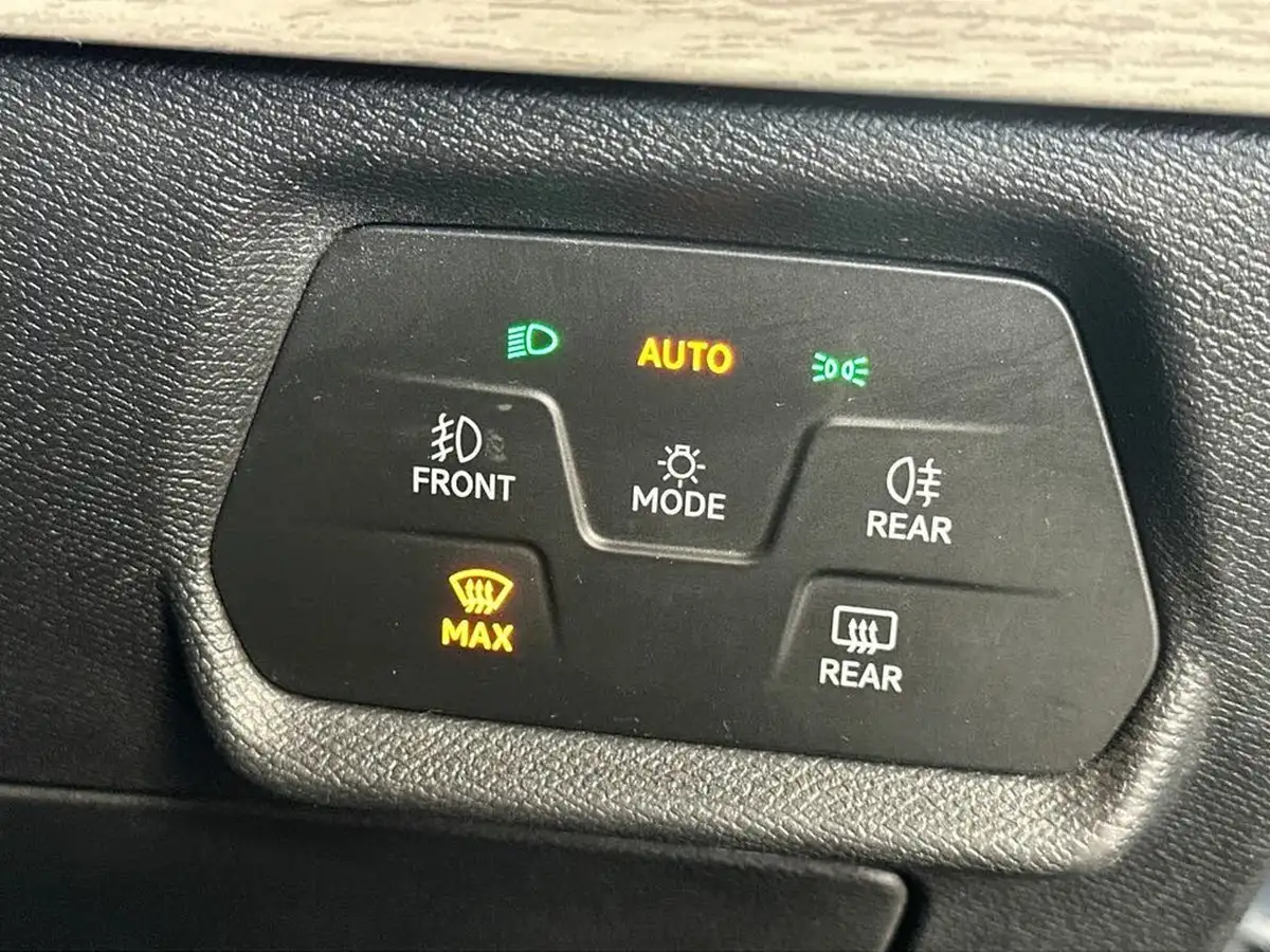2021-seat-leon-15-etsi-xcellence-lux-estate-big-24