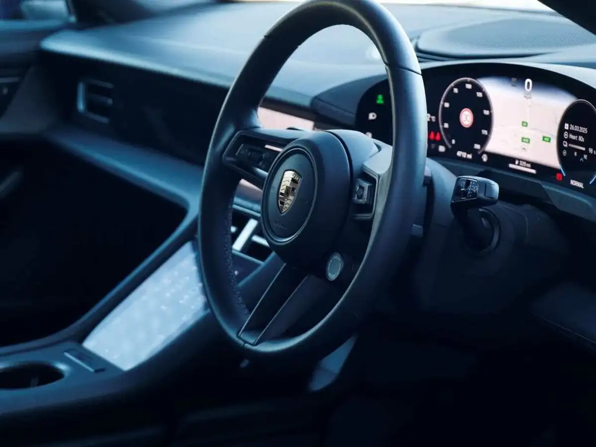 2024-porsche-taycan-e-4-cross-turismo-435ps-big-11