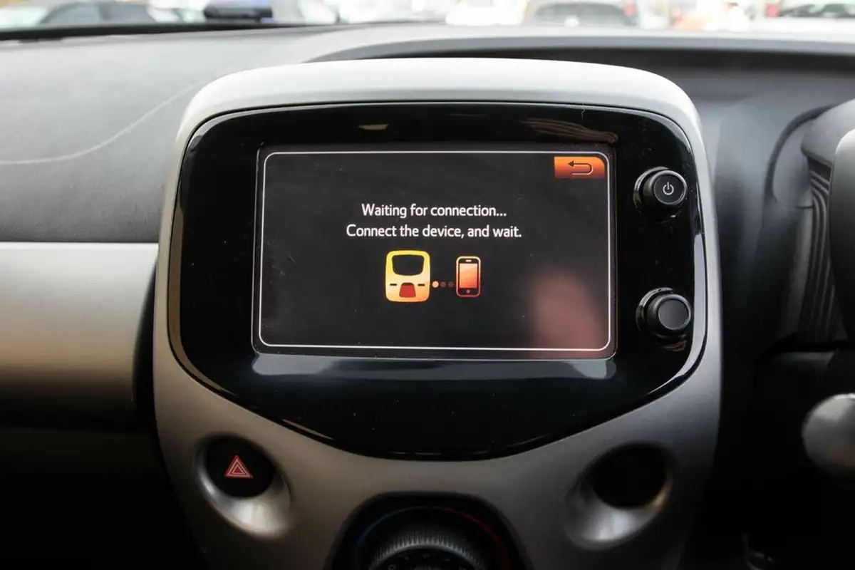 2016-citroen-c1-12-puretech-feel-81ps-5d-big-24