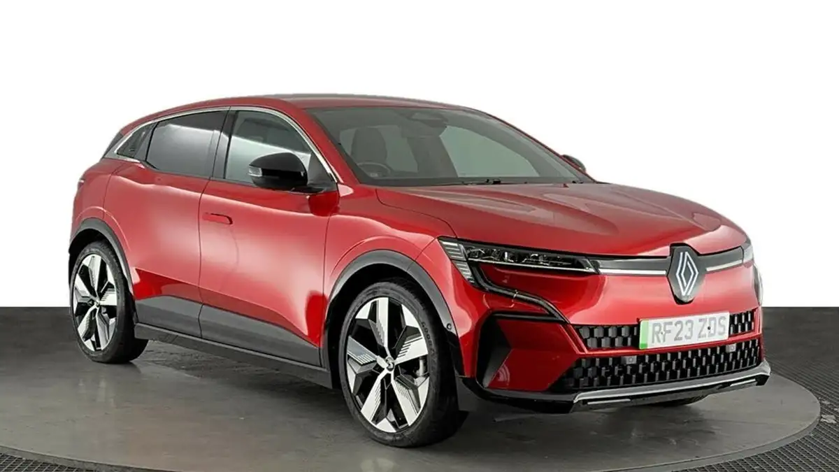 2023-renault-megane-e-tech-e-techno-big-1