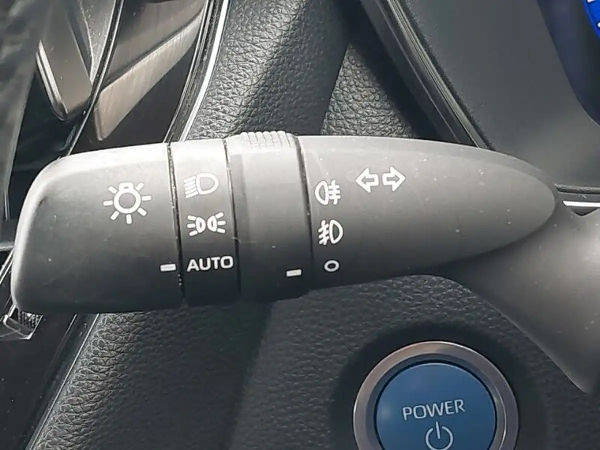 2022-toyota-corolla-20-vvt-i-icon-193bhp-hatchback-big-18