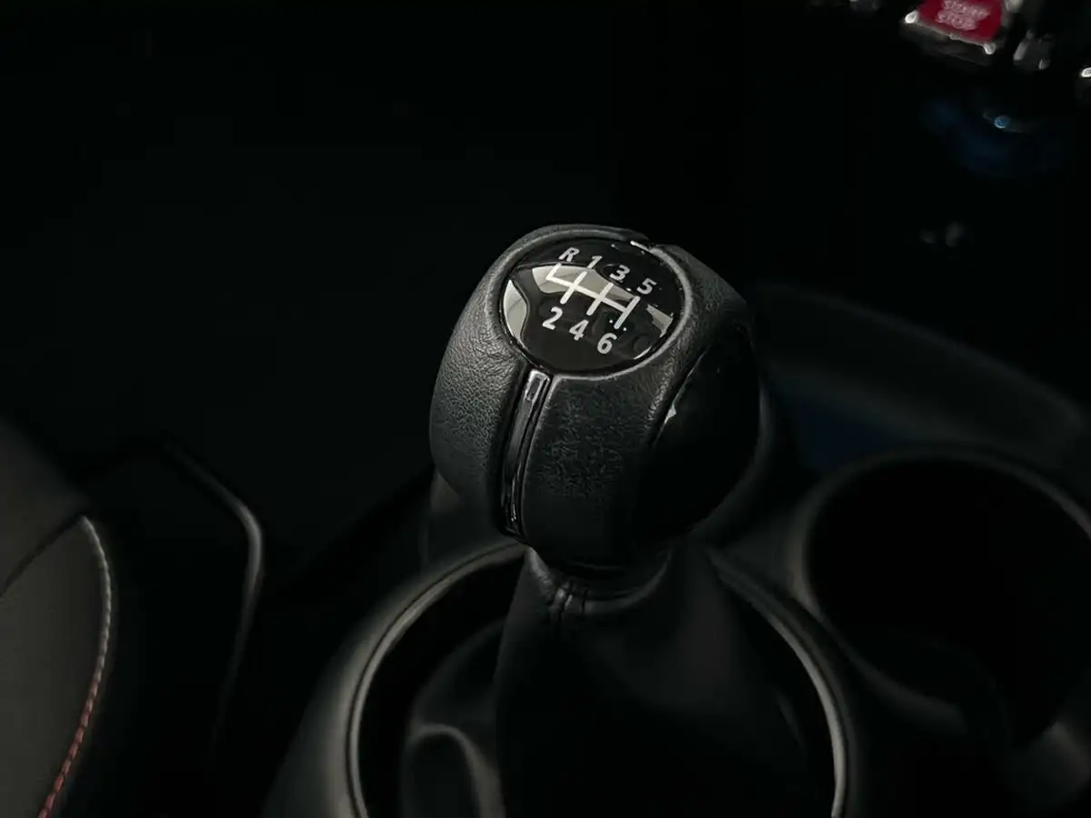 2021-mini-cooper-15-cooper-classic-hatchback-3d-big-37