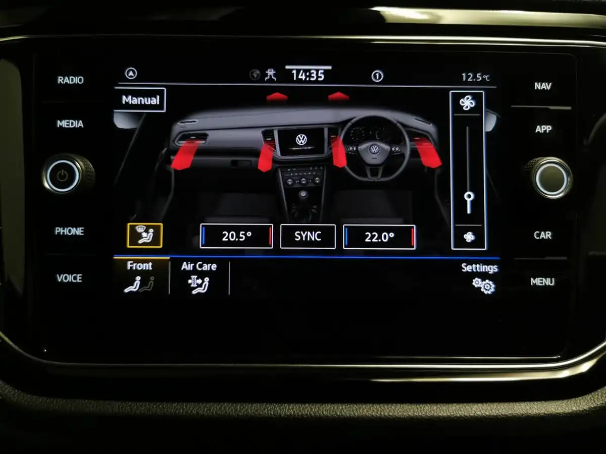 2021-volkswagen-t-roc-10-tsi-black-edition-110ps-big-24