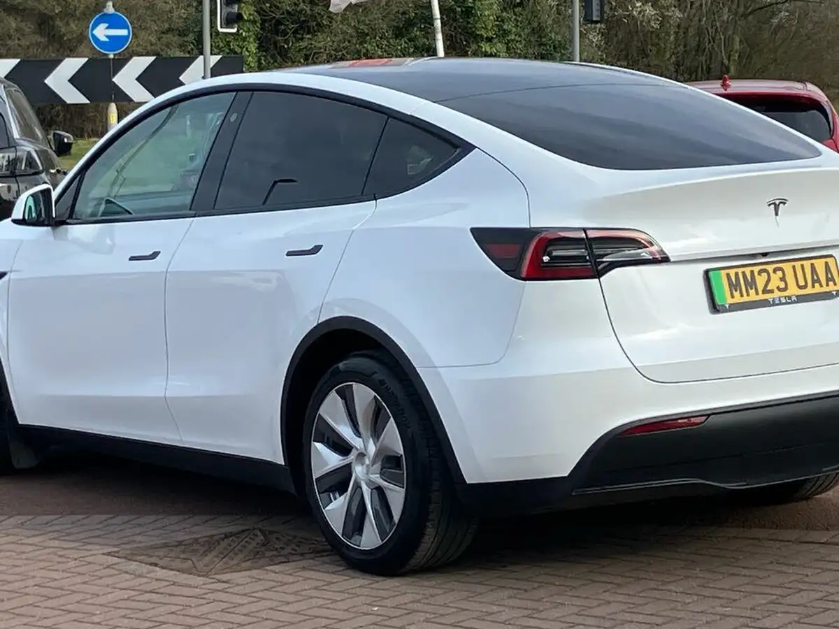 2023-tesla-model-y-e-rwd-big-20