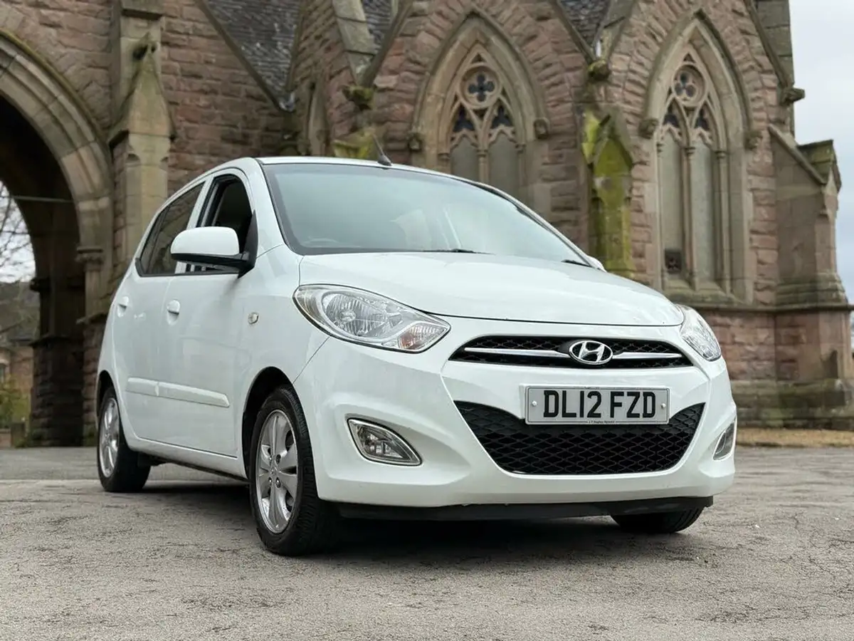 2012-hyundai-i10-12-active-big-1