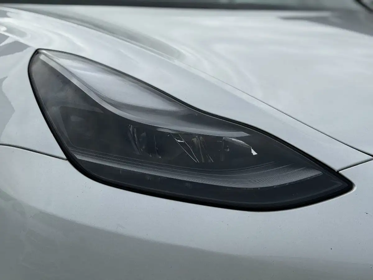 2021-tesla-model-3-e-long-range-awd-big-14