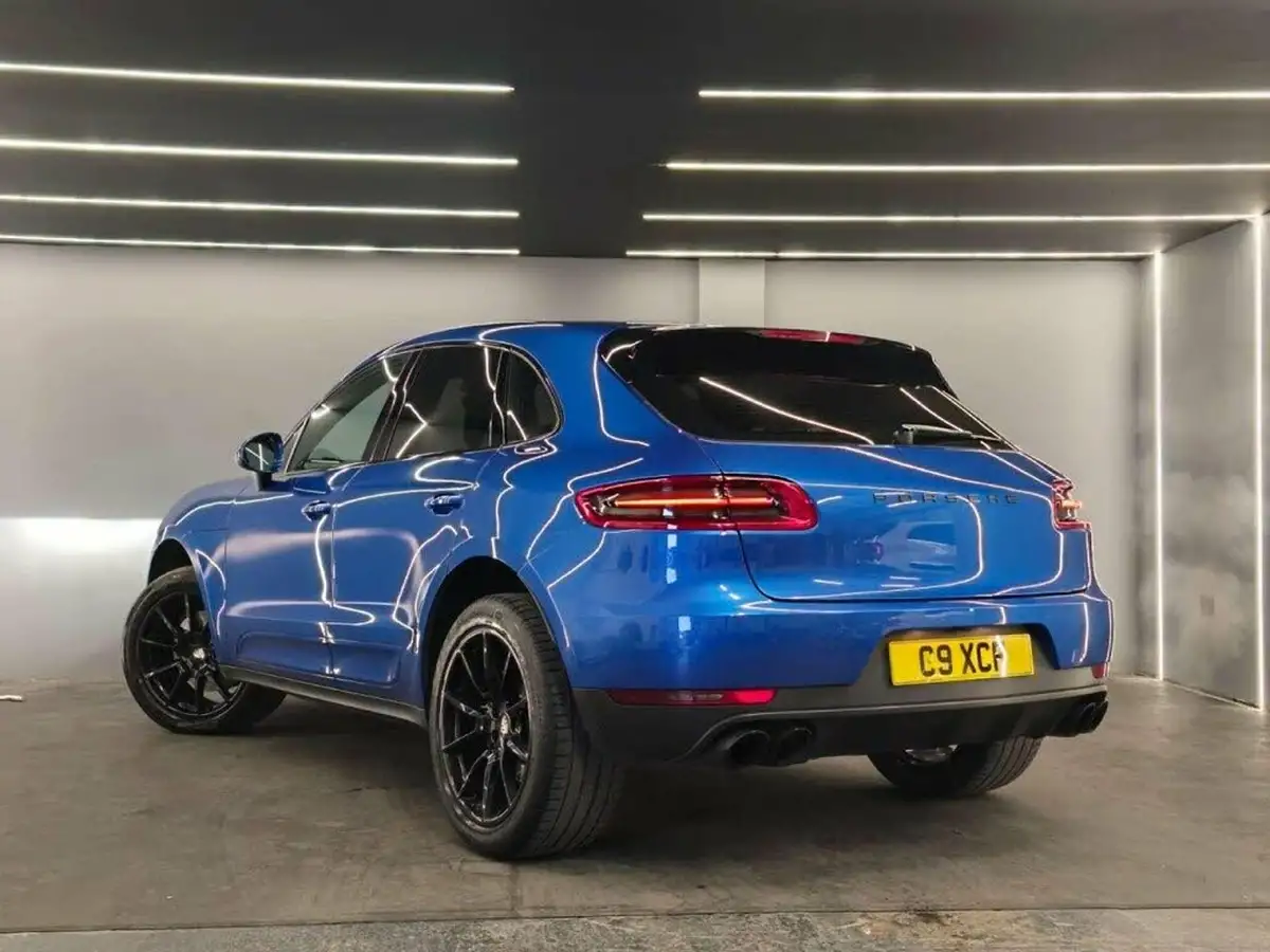 2016-porsche-macan-30-s-big-3