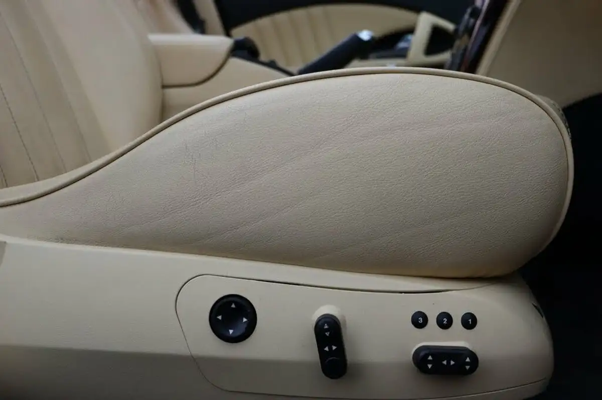 2006-maserati-quattroporte-42-seq-big-28
