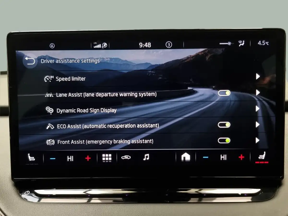 2022-skoda-enyaq-e-60-big-26