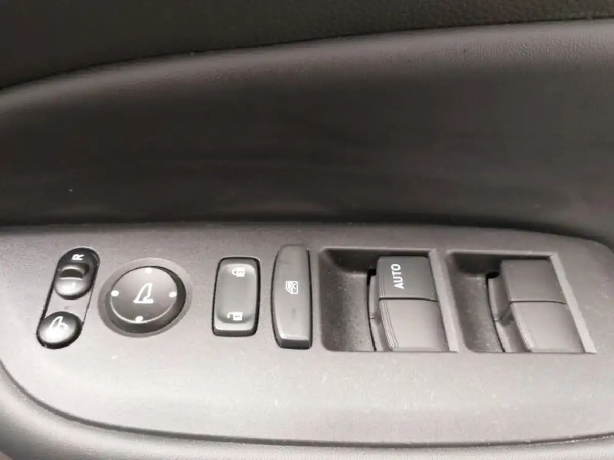 2021-honda-jazz-15-i-mmd-sr-107ps-big-18