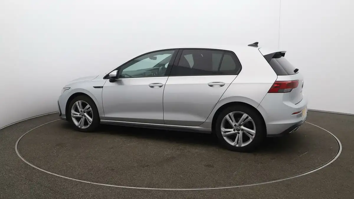 2022-volkswagen-golf-15-etsi-r-line-150ps-hatchback-big-39