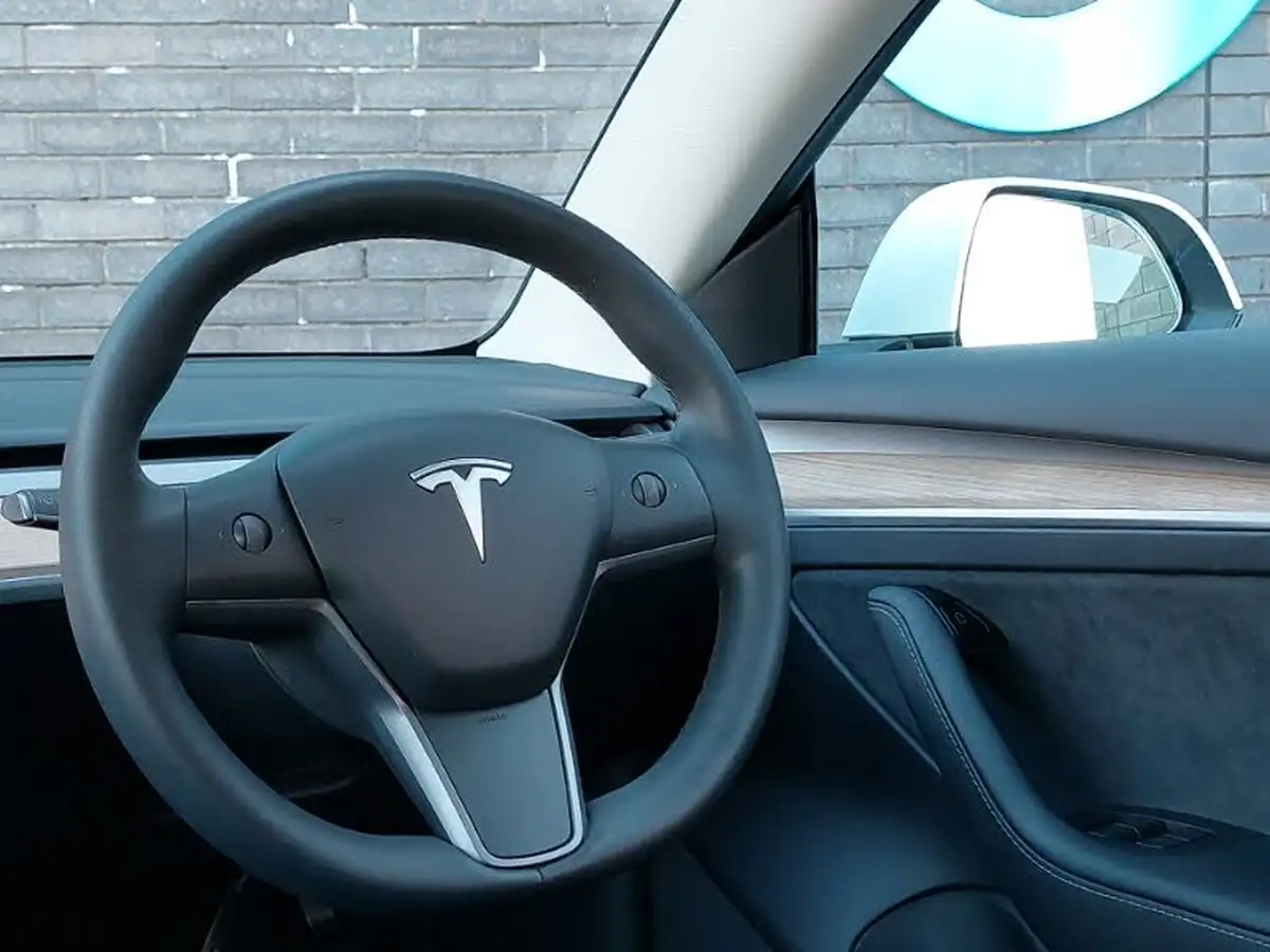 2021-tesla-model-3-e-long-range-awd-big-9