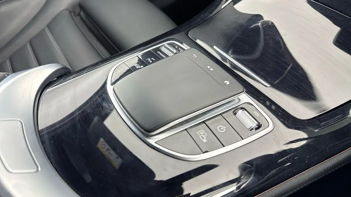 2021-mercedes-benz-eqc-e-eqc-400-amg-line-big-19