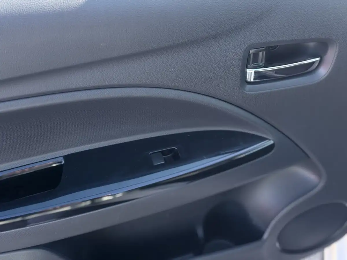 2016-mitsubishi-mirage-12-juro-big-45