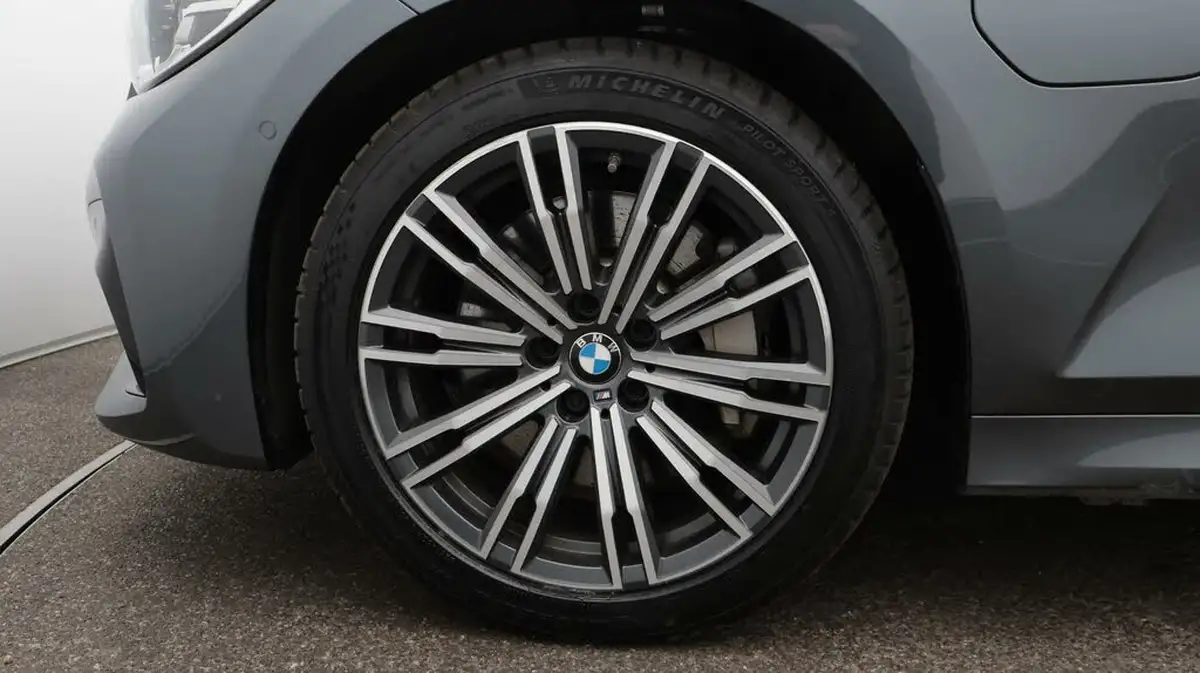 2020-bmw-3-series-20-330e-m-sport-saloon-4d-big-18