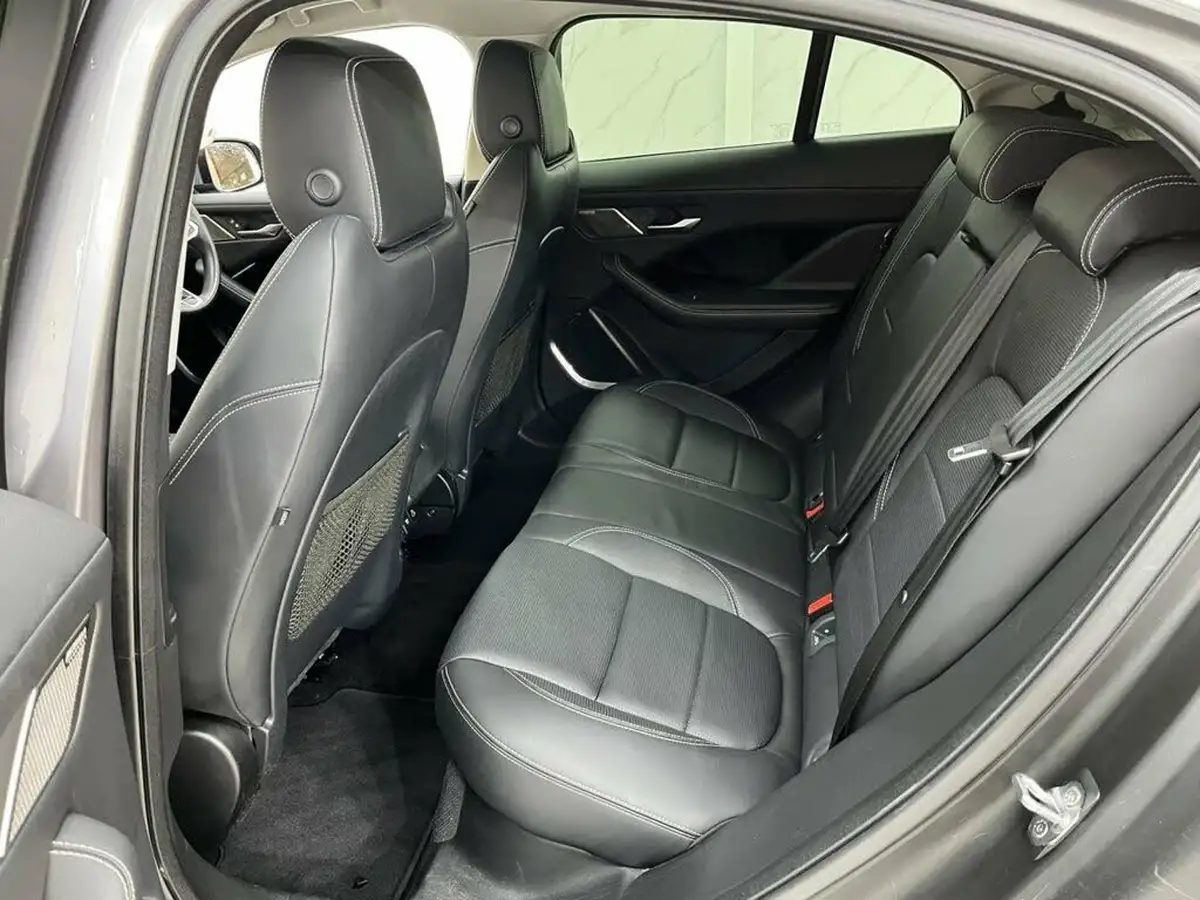 2020-jaguar-i-pace-ev400-hse-big-35